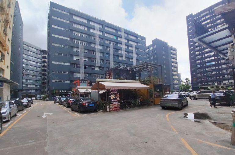 坂田地铁口300平精装修电商厂房仓库低价出租，200平起分租