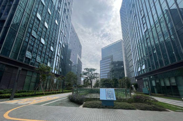 坂田地铁口开发商高新研发厂房出租2000平，小起租500平