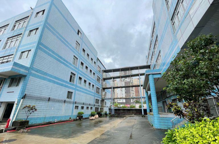 深圳横岗六约20000平方低分租 可分五个独院 双地铁口