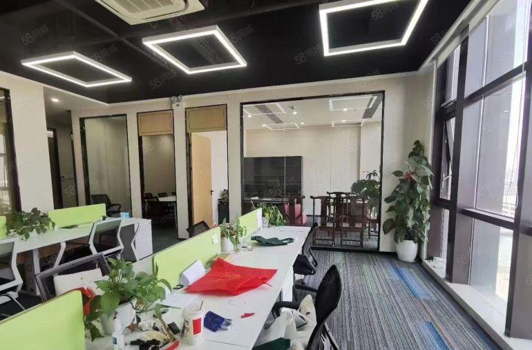 平湖禾花地铁口新出3楼658平方厂房仓库办公室出租