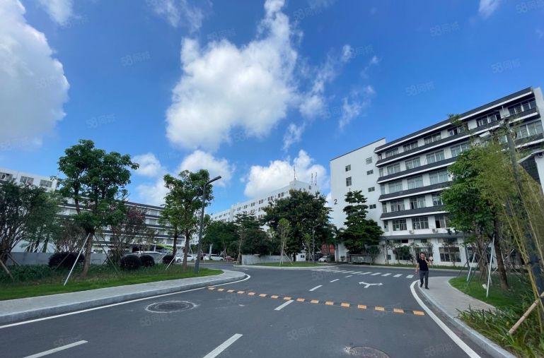 稀有房源！六约北地铁口10000平独栋厂房出租，可按层分租