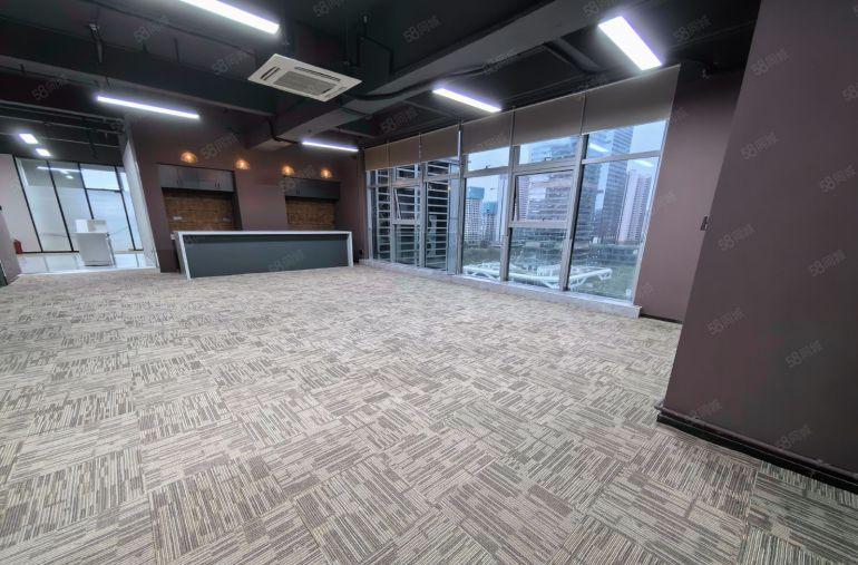 龙岗中心城精装修办公室682平