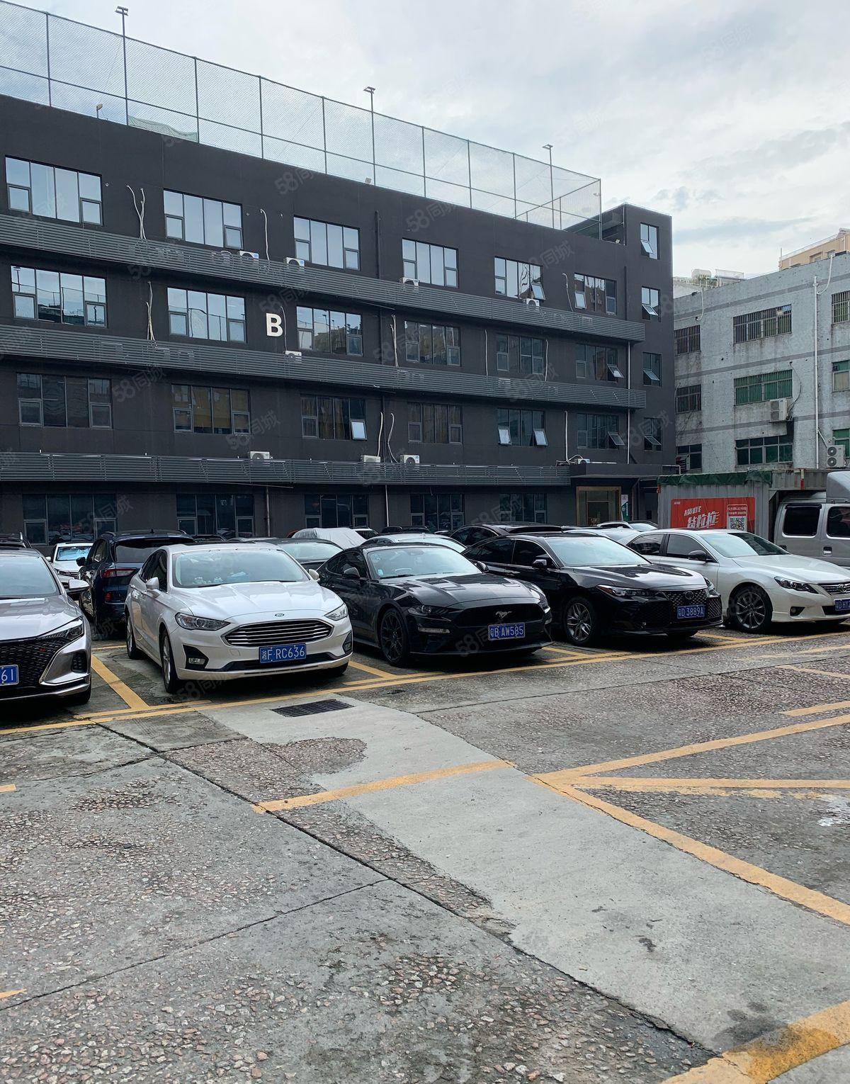 地铁站新出175平办公室2加1格局，192平办公室3加1格局