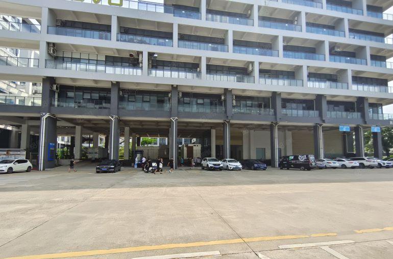 空地大带卸货平台龙岗宝龙比亚迪旁2000平方1楼厂房仓库出租