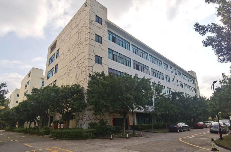 岗头产业园新空出A栋3楼800平方带精装修办公室前台厂房出租