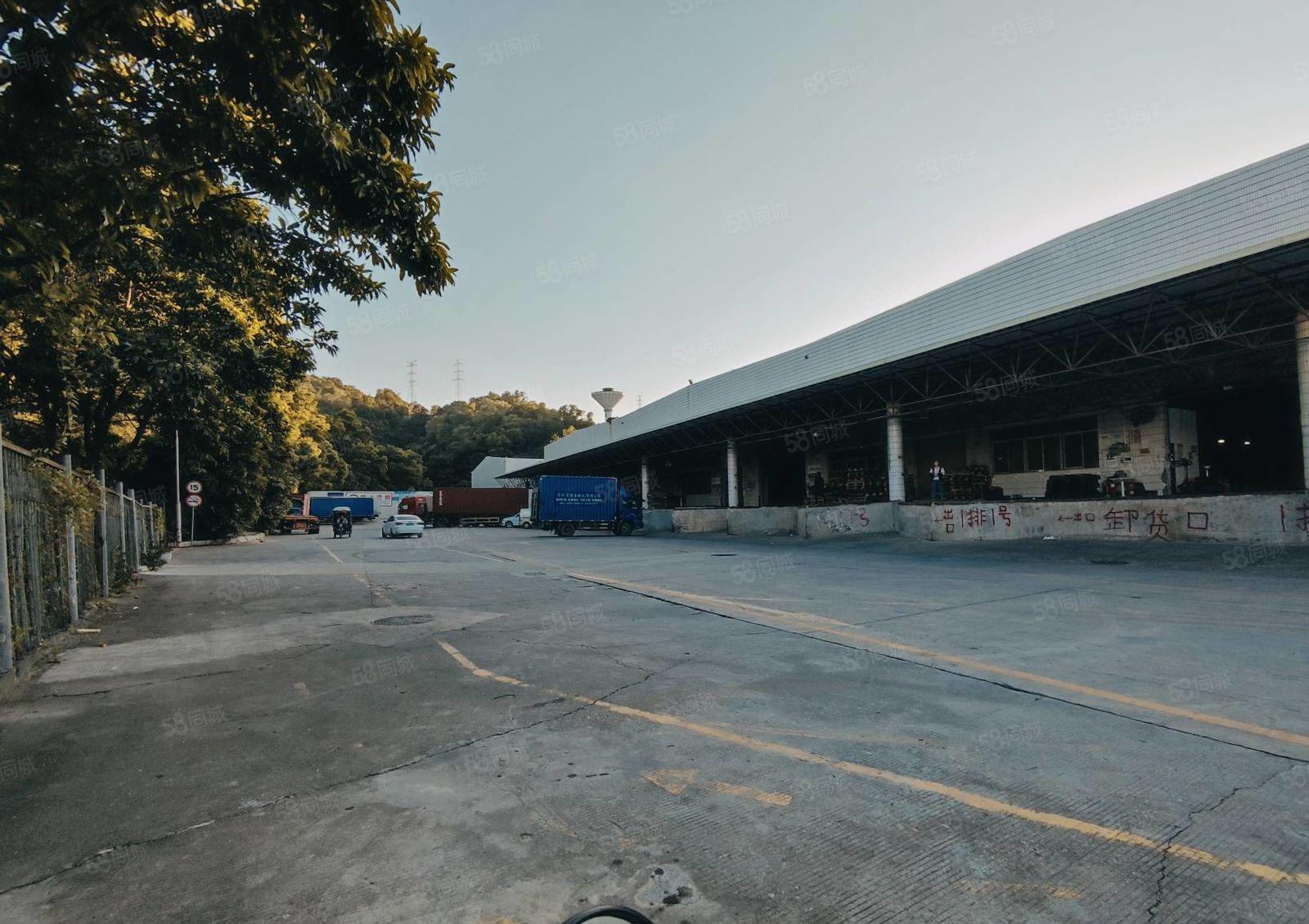 深圳坂田杨美地铁站附近一楼600平报价30园区空地大车可调头