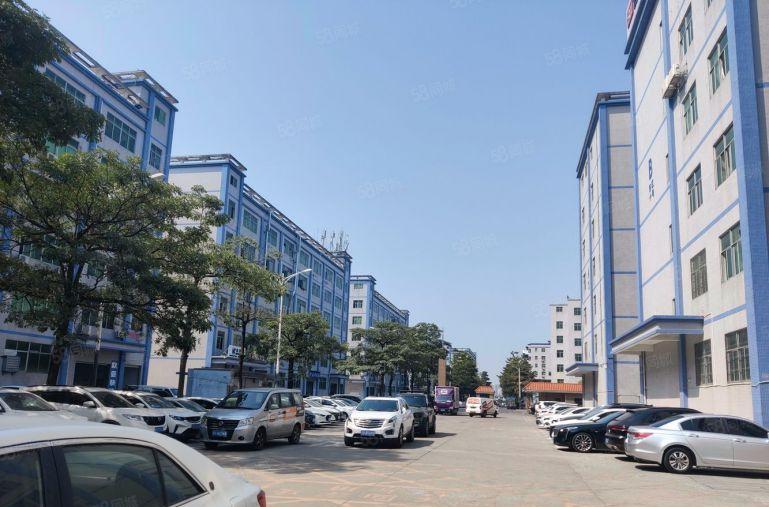 坂田上雪科技园楼上厂房仓库1600平带装修出租，可分租