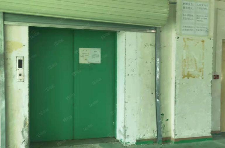 横岗新出298平厂房，层高5米，能进大货柜