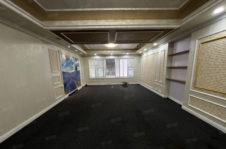 龙岗中心城地铁口一楼电商仓库380平方厂房出租原房东精装修