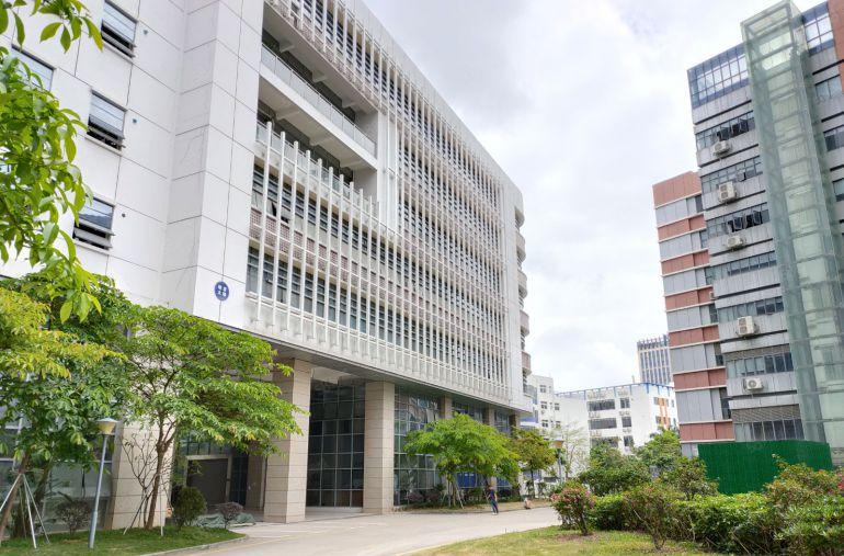 坪地高桥工业区原房东3楼2000平带地坪漆厂房低价出租可分租