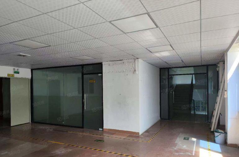 平湖辅城坳楼上500平，带办公室装修