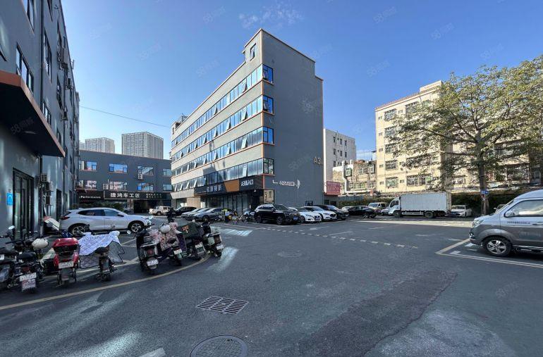 龙岗龙城广场地铁站旁电商园新出楼上300平带家私办公室出租