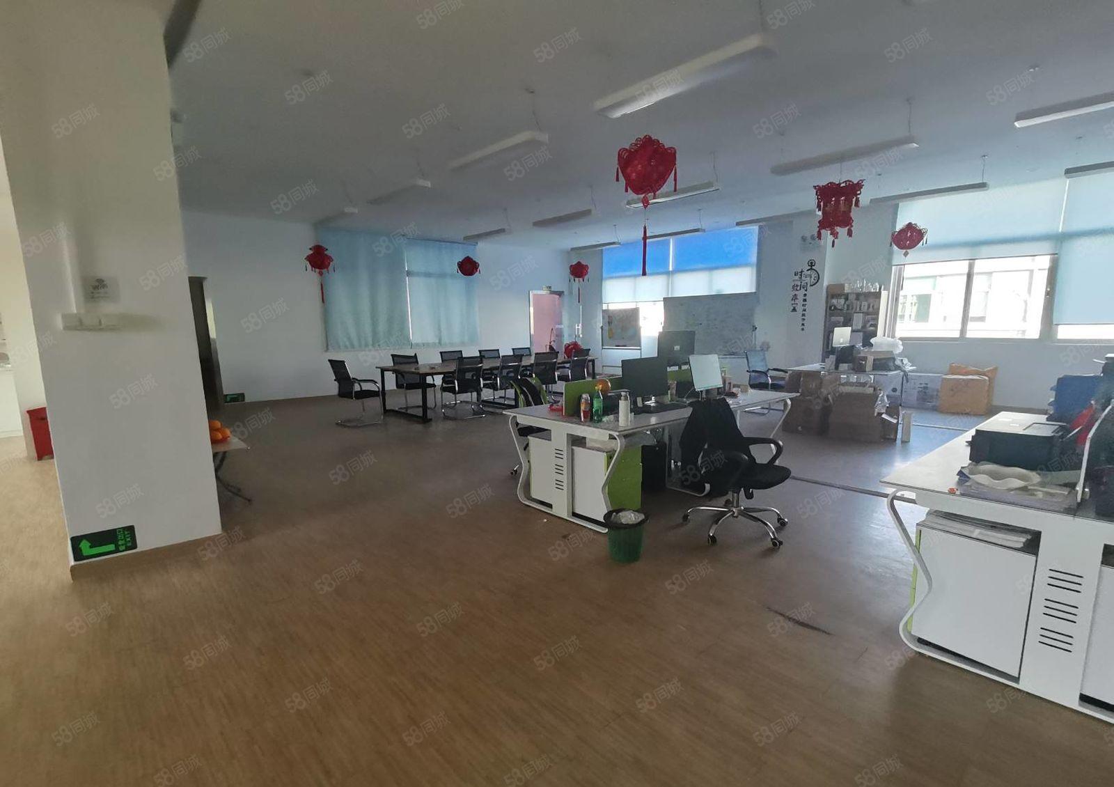 龙岗中心城南联工业园新出一楼二楼带装修1580平厂房出租分租