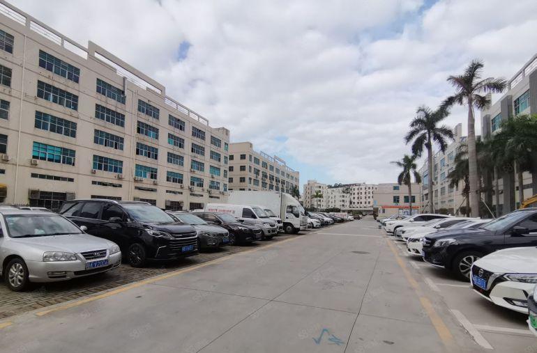 200平起租平湖上木古地铁口2000平精装红本厂房仓库出租