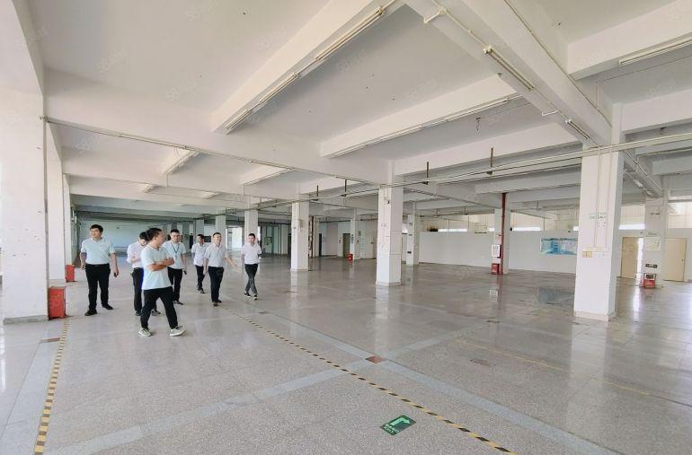 可分租原房东平湖工业园1600平厂房仓库出租可进大车可办环评