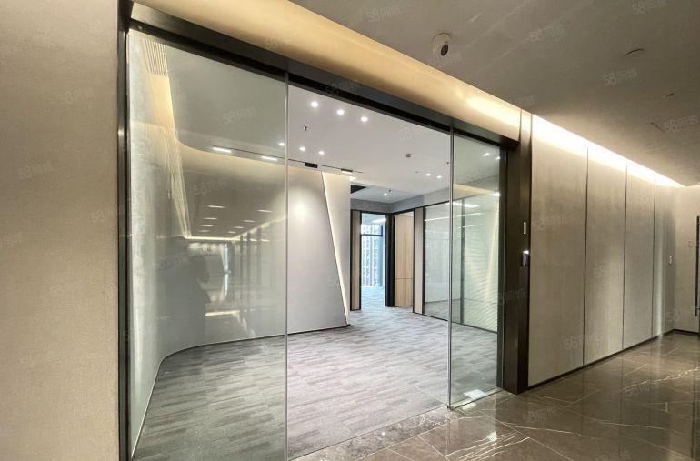 坂田地标甲级开发商直租340平办公室，精装朝南6加1格局！