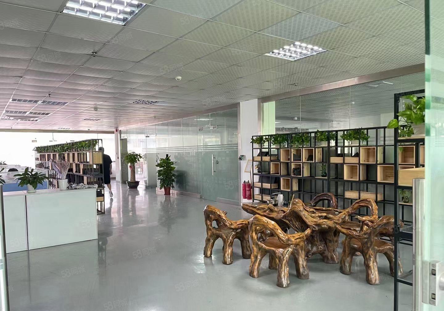 横岗六约工业园区原房东红本2楼1300平方带装修水电齐可分租