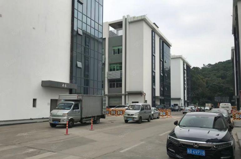 龙岗南联方兴科技有300平方至8000平方出租 租金20块起