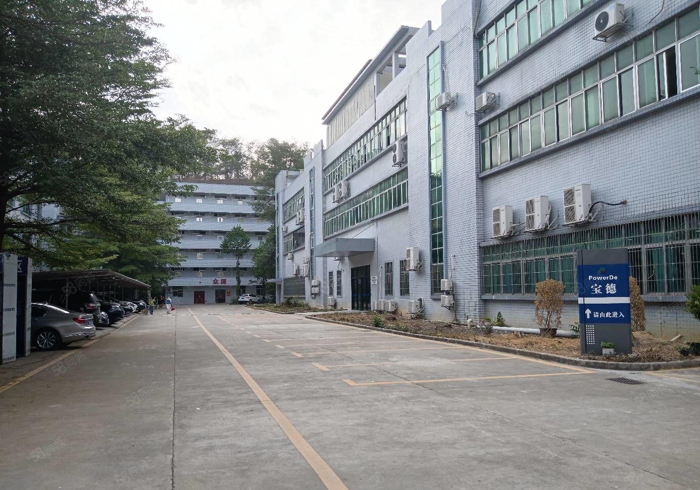 20元起平湖上木古地铁口附近厂房出租8000平米大小可以分租