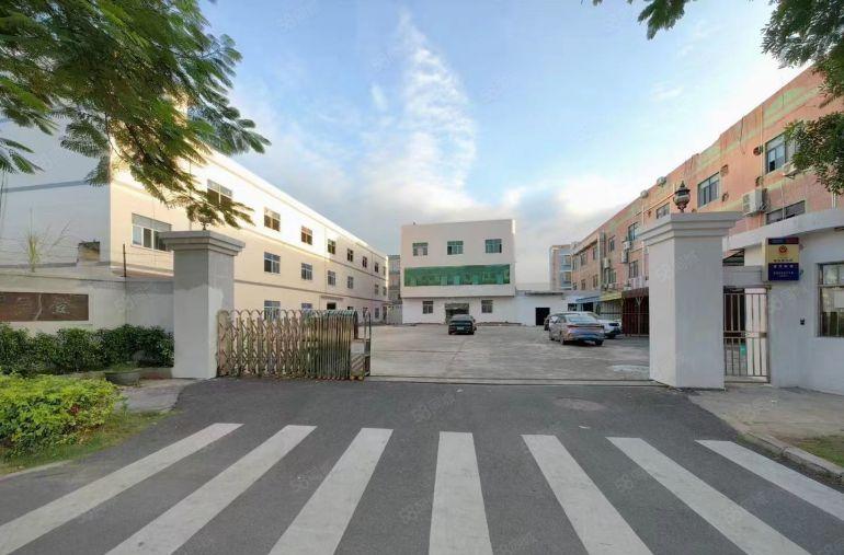 龙岗宝龙村委独门独院5000平厂房出租主干道边，形象好，可分