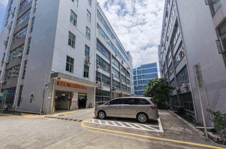 龙岗中心城地铁口厂房出租仓库出租3000平方带精装修，可分租