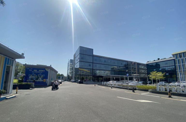 配置家私宝龙地铁口研发电商产业园新出260平精装办公厂房出租