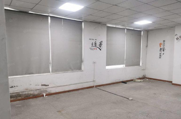 宝龙一楼层高5.8米独院1500平原房东厂房仓库出租使用率高