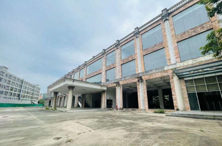 横岗特价20元地铁站独门独院 房东直租空地8000平 大路旁