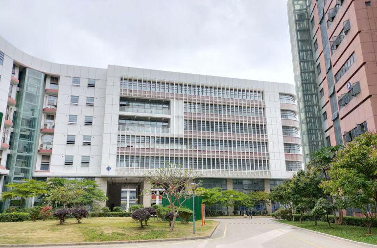 坪地高桥工业区原房东3楼2000平带地坪漆厂房低价出租可分租