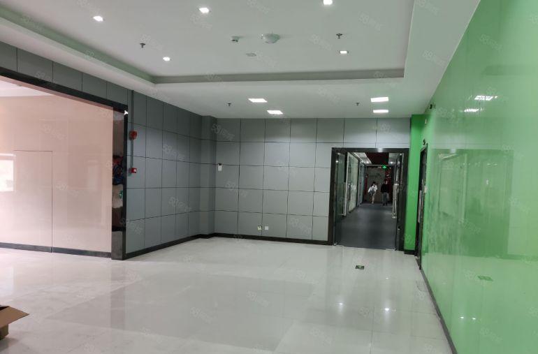 龙岗平湖原房东红本一楼厂房2000平方出租大小可分租可重工业