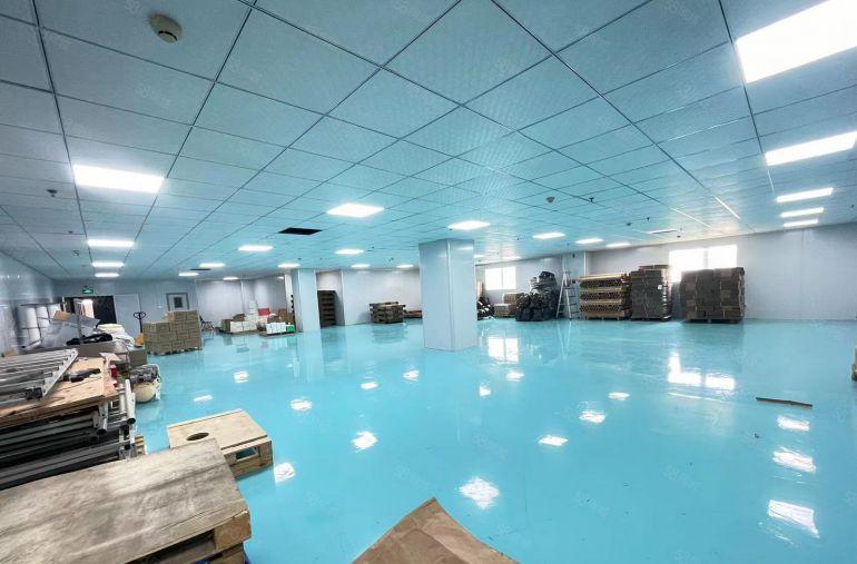 龙岗坪地低碳城地铁口附近1000平原房东精装厂房实际面积出租