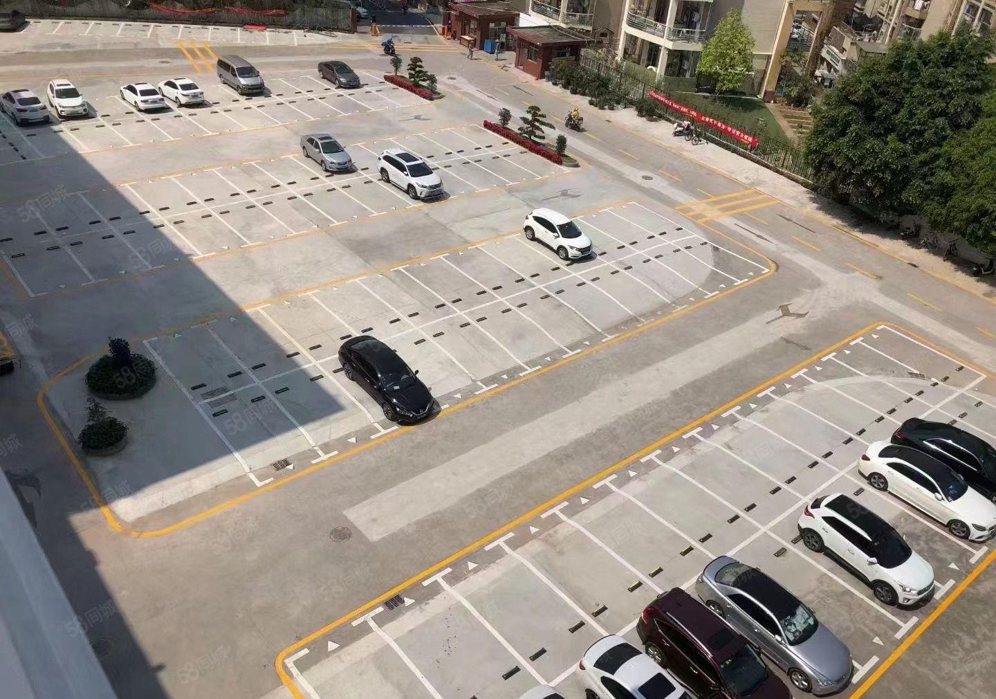 坂田10号线贝尔地铁站一楼650平，1300平厂房仓库出租