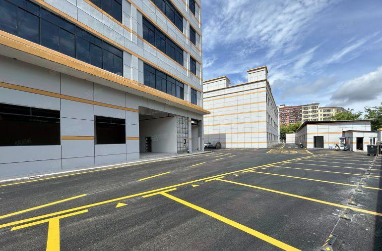 龙岗宝龙原房东独门独院12000平带装修厂房出租 可分租