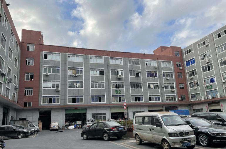 坪地中心村原房东工业区新空出一楼300平方带行车厂房出租