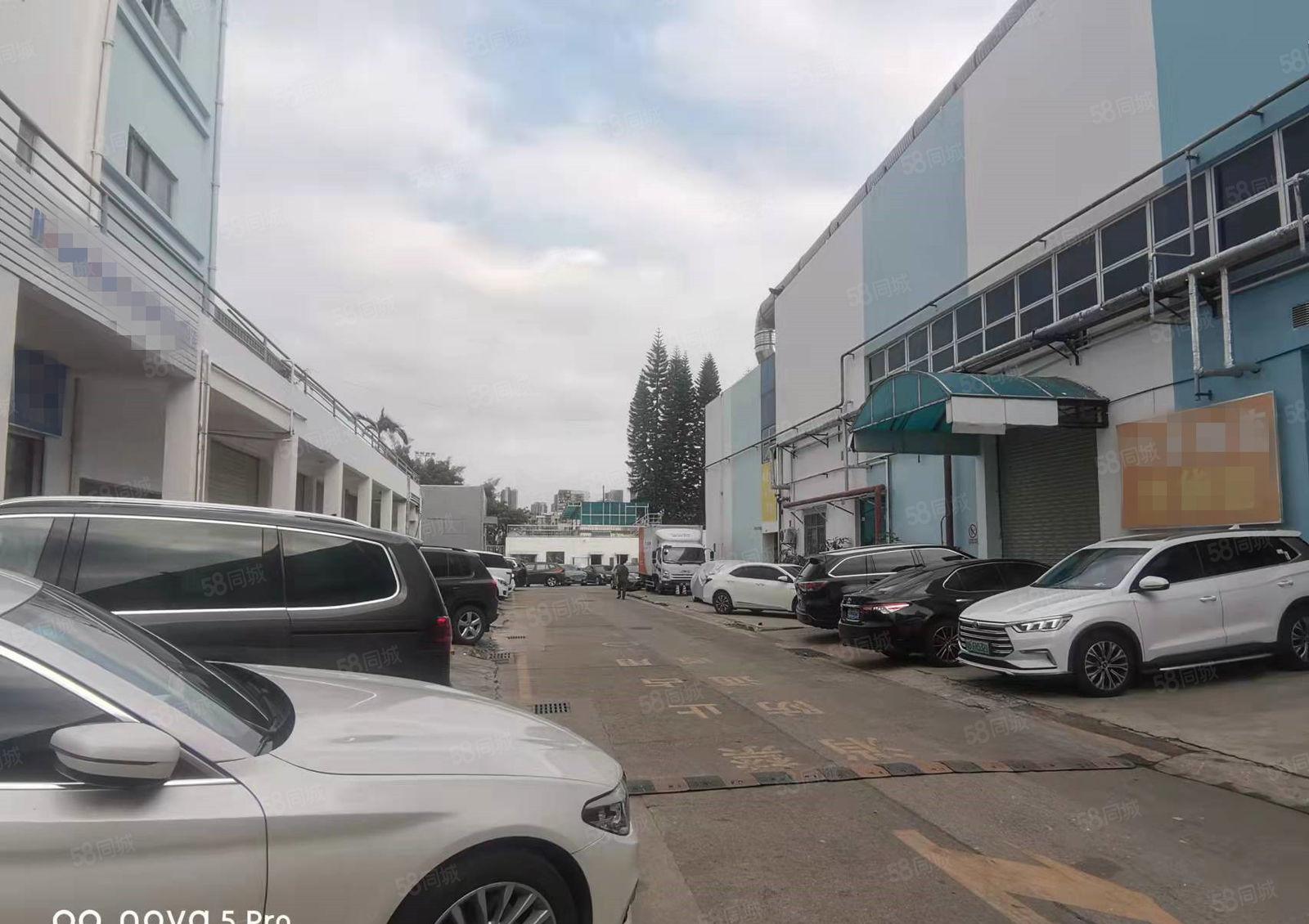 深圳龙岗坂田光雅园地铁站附近一楼260平小物流厂房出租。