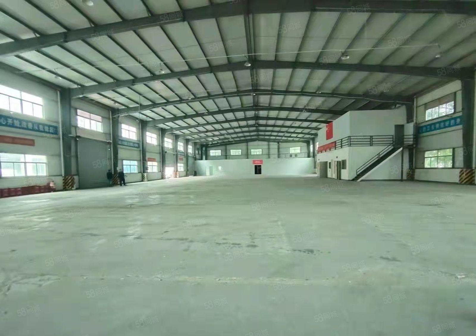深圳龙岗坂田高速口附近2200平实际面积钢构厂房出租。