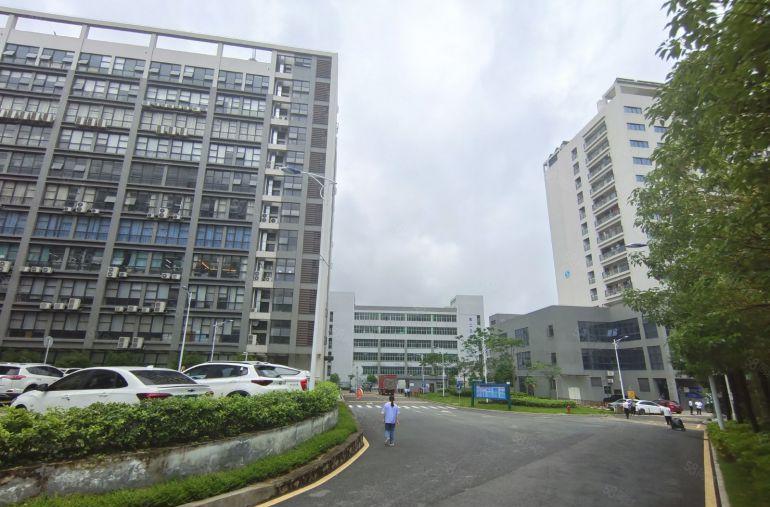 横岗六约大型科技园楼上2000平精装修办公仓库厂房出租可分租