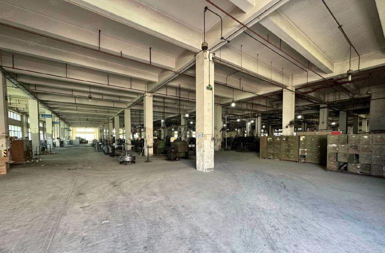 平湖辅城坳独院6000平方原房东厂房出租可分租形象好