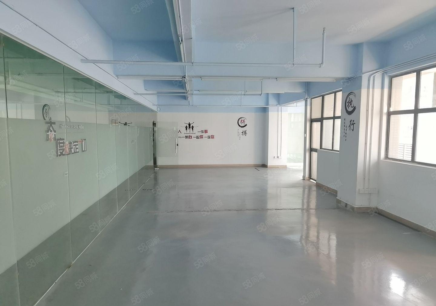 50平起分龙岗坂田地铁口精装修厂房办公室出租现成装修水电齐全