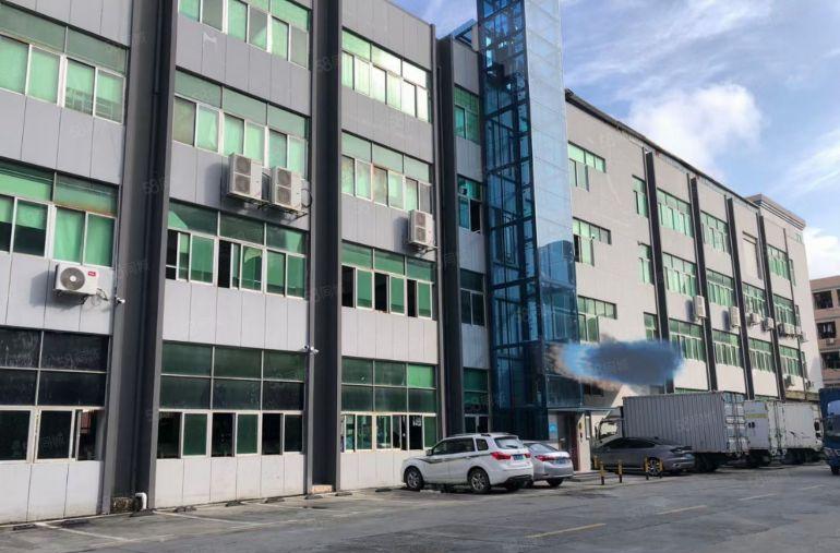 平湖富民工业区超大空地厂房一楼2450平米招租，可以分租