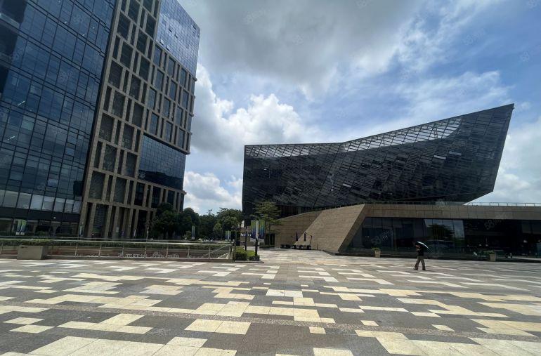 低价宝龙地铁口附近1001000平精装修办公室仓库仓房出租