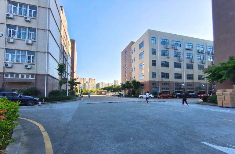 平湖富民工业区原房东实际面积单层5000平带装修厂房仓库出租