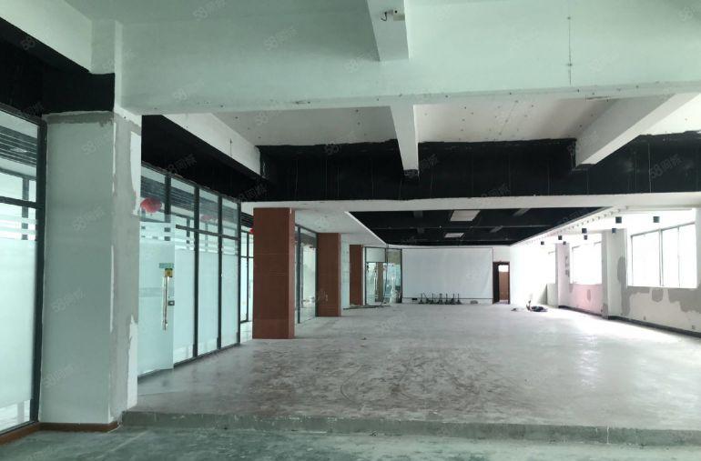 低价出租龙岗坂田楼上厂房550平，带装修