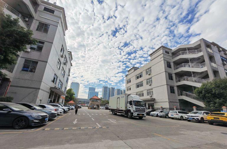 龙岗中心大型工业园一楼1200平厂房出租原房东电改有红本6米