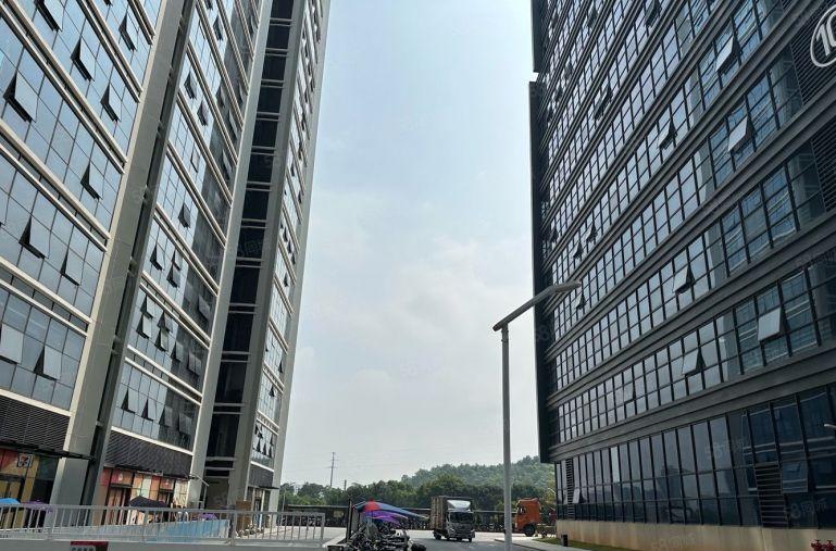 坪地高新科技园独栋厂房6000平有红本可以办环评和分租