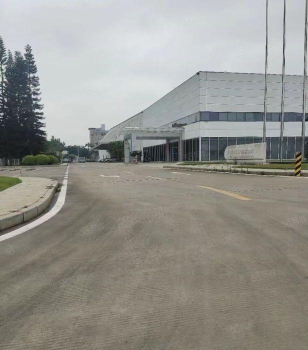 6万空地非常大，建筑面积4万平，2万平的空地