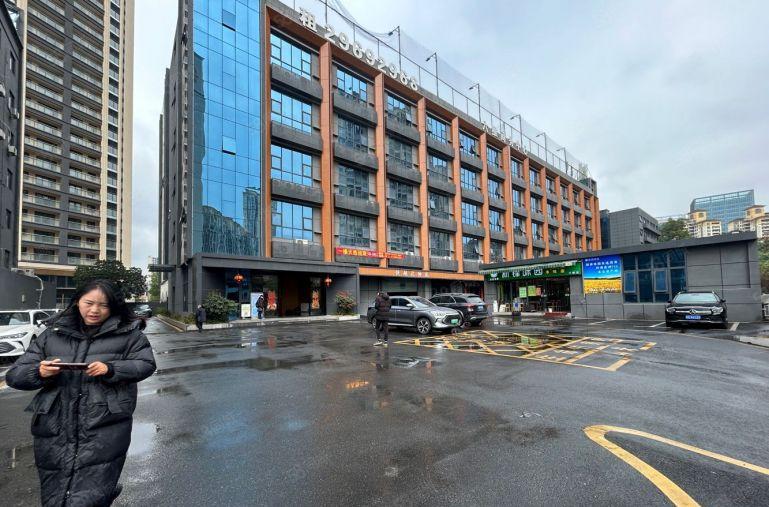 坂田雪象地铁口原房东1500平一楼电商办公厂房仓库出租