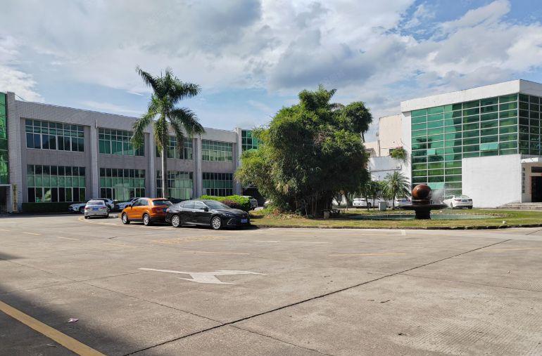 龙岗比亚迪旁原房东大型科技园楼上精装修2000平办公厂房出租