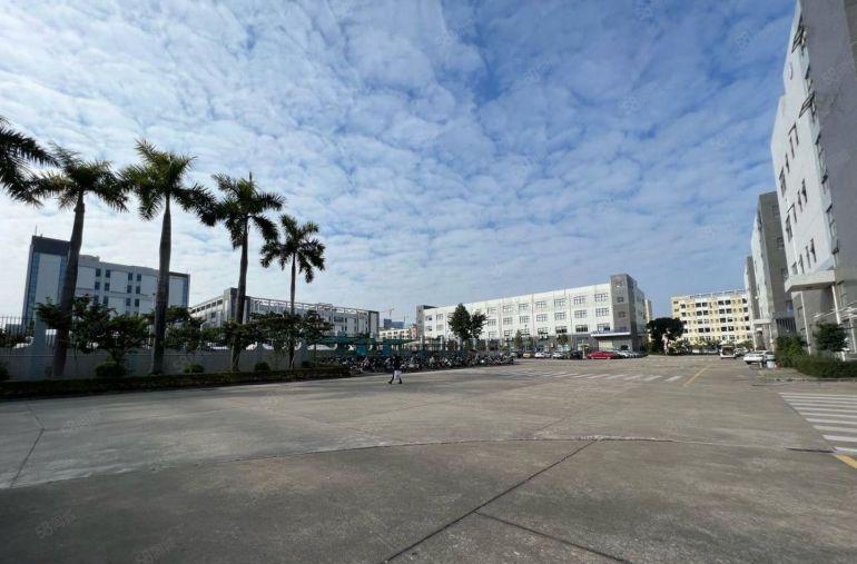 龙岗宝龙花园原房东实际面积厂房10000平方出租形象地段好