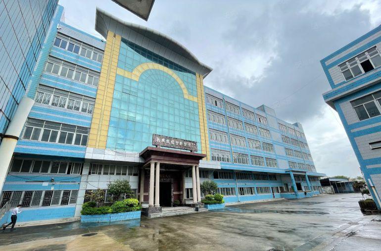 深圳横岗六约20000平方低分租 可分五个独院 双地铁口